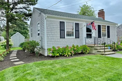 16 Lorree Ln