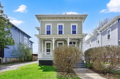 52 Thompson St