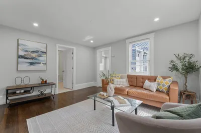 160 Neponset Ave 1