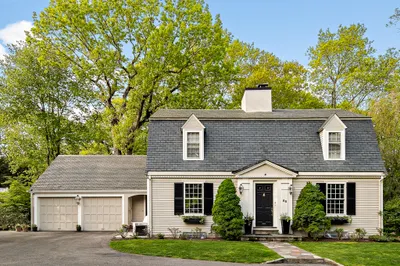 55 Arnold Rd