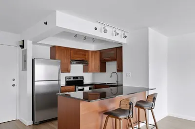 1025 Hancock St #6G