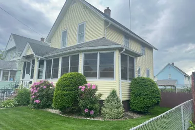 15 Bristol St