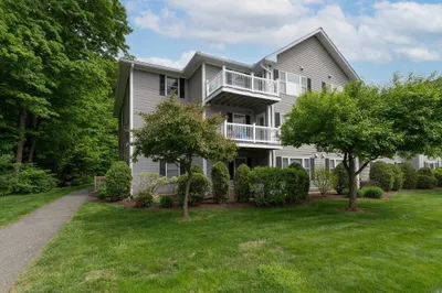24 Greenleaves Dr #416 1