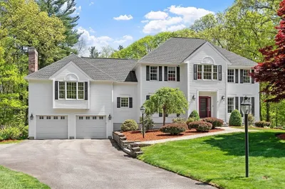 4 Plumwood Dr 1