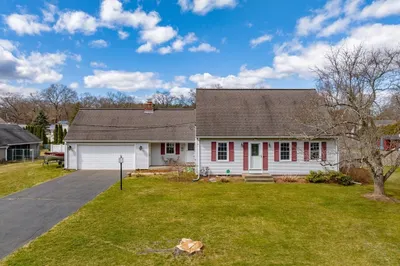 147 Squassick Rd 1