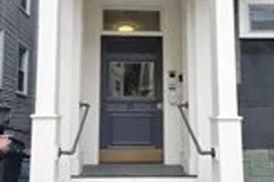 33 Calumet St #1