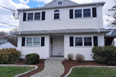 27 Spring St #3 1