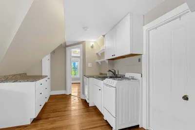 28 Evergreen St #3