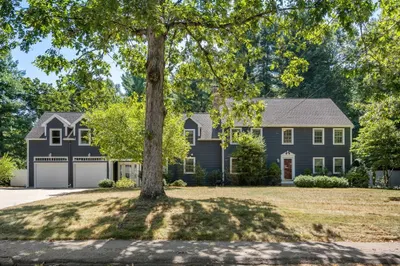 4 Kingsbury Dr 1