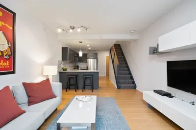 2 Earhart St #117