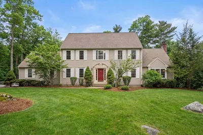 9 Old Towne Way 1