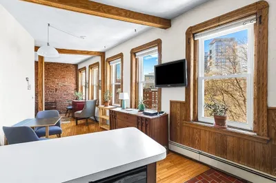 31 Snow Hill St #3