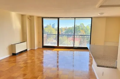 50 Longwood Ave #712