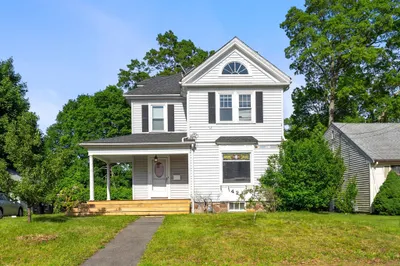 426 Moraine St 1