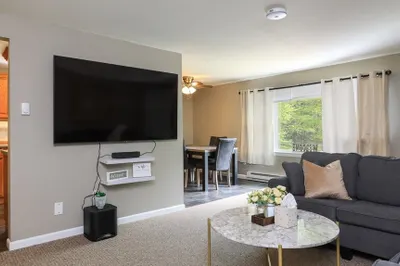 2 Patricia Rd #4 1