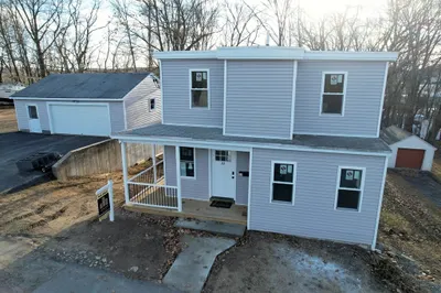 22 Kelly Ave 1