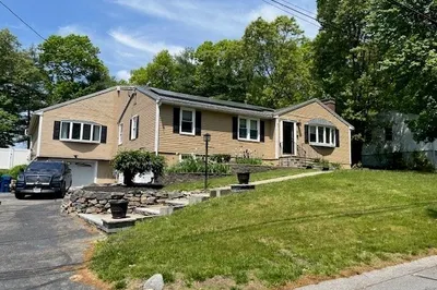 3 UplAnd Street #A
