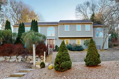 14 Baltzer Dr
