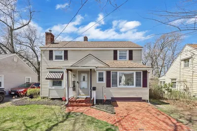 68 Harmon Ave
