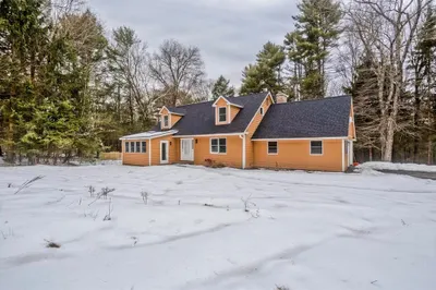 94 Amherst Rd 1