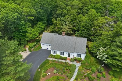 11 Tower Hill Dr 1