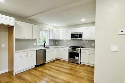 148 Menlo St