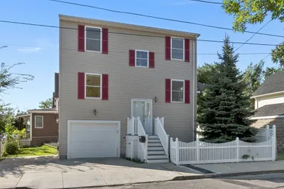 24 Norton St