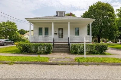 53 Edgewater Ave 1
