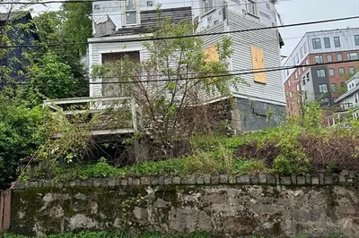 18 Eldora St 1