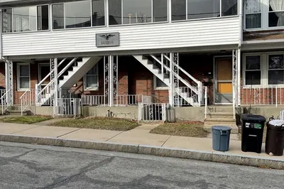 9 Hall Street #1R 1