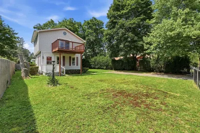 128 Newfield Rd