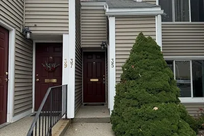 37 Nassau Dr #37
