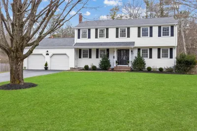 7 Camelot Drive
