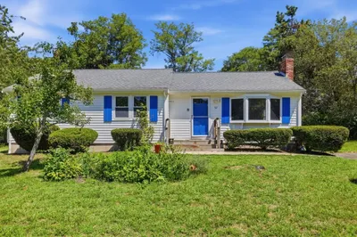 52 Arrowhead Dr 1