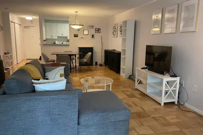 2 Hawthorne Place #4H