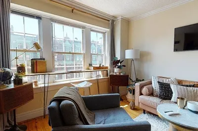 534 Beacon Street #702