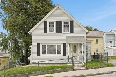 25 Orient St 1