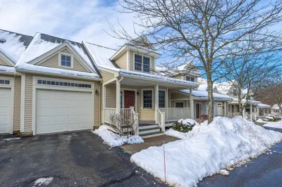10 Charnstaff Ln #504 1