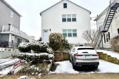 61 Tracey St #2