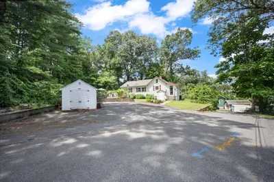 4 Bay Ridge Road 1