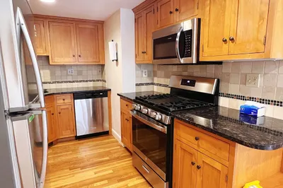 26B Pleasant St #B