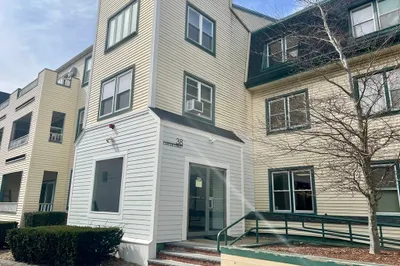 38 Carter St #307