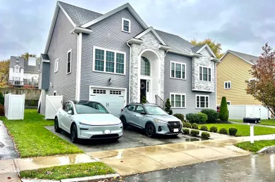 259 Oakwood Ave 1