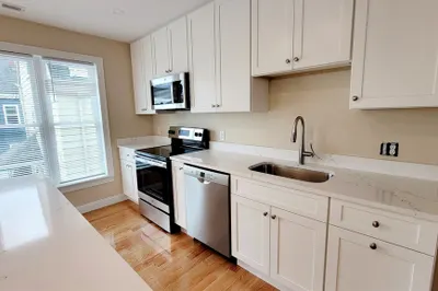 62-64 Waverly St #1 1