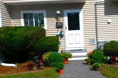 2 Markham Cir #C