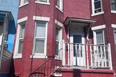 99 Newton St 1