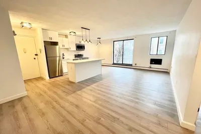 123 Sewall Ave #2B