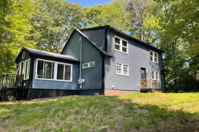 11 Pleasant St 1