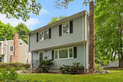 77 Forest St