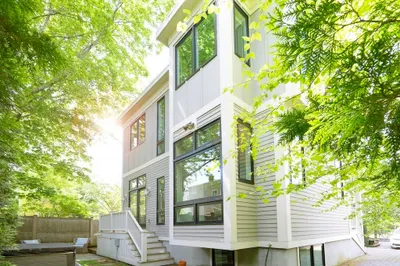 252 Pearl St #B 1